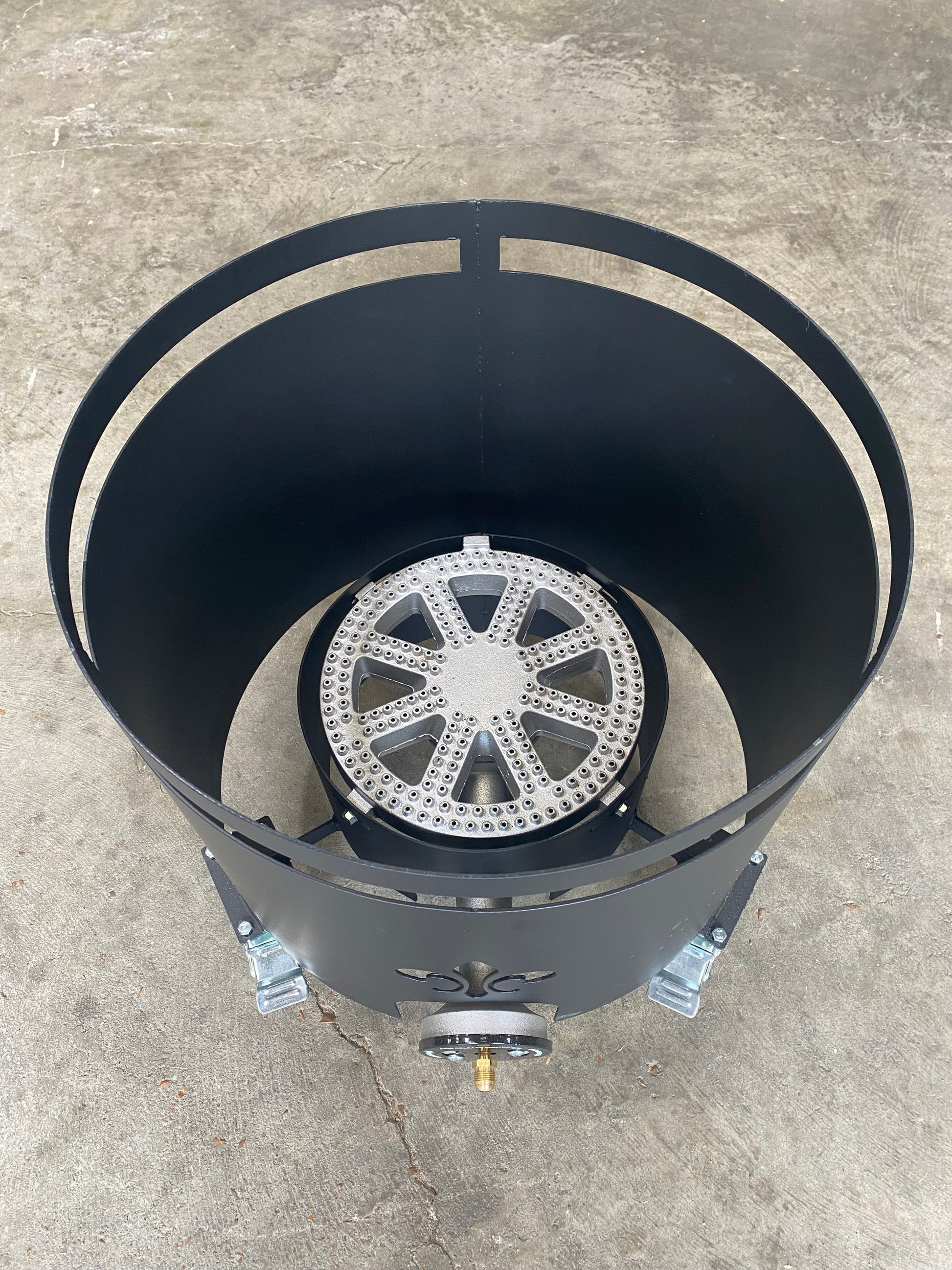 15 Gallon Windproof Roll Around Stand for grills smokers and cookers, featuring a sturdy design and locking wheels.