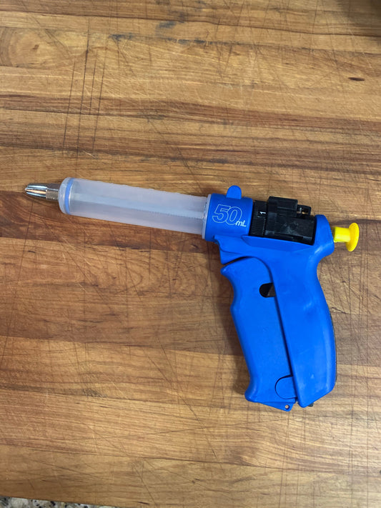 Semi automatic 50 ml Injector for injecting marinades into meat, ideal for BBQ enthusiasts and grill lovers.