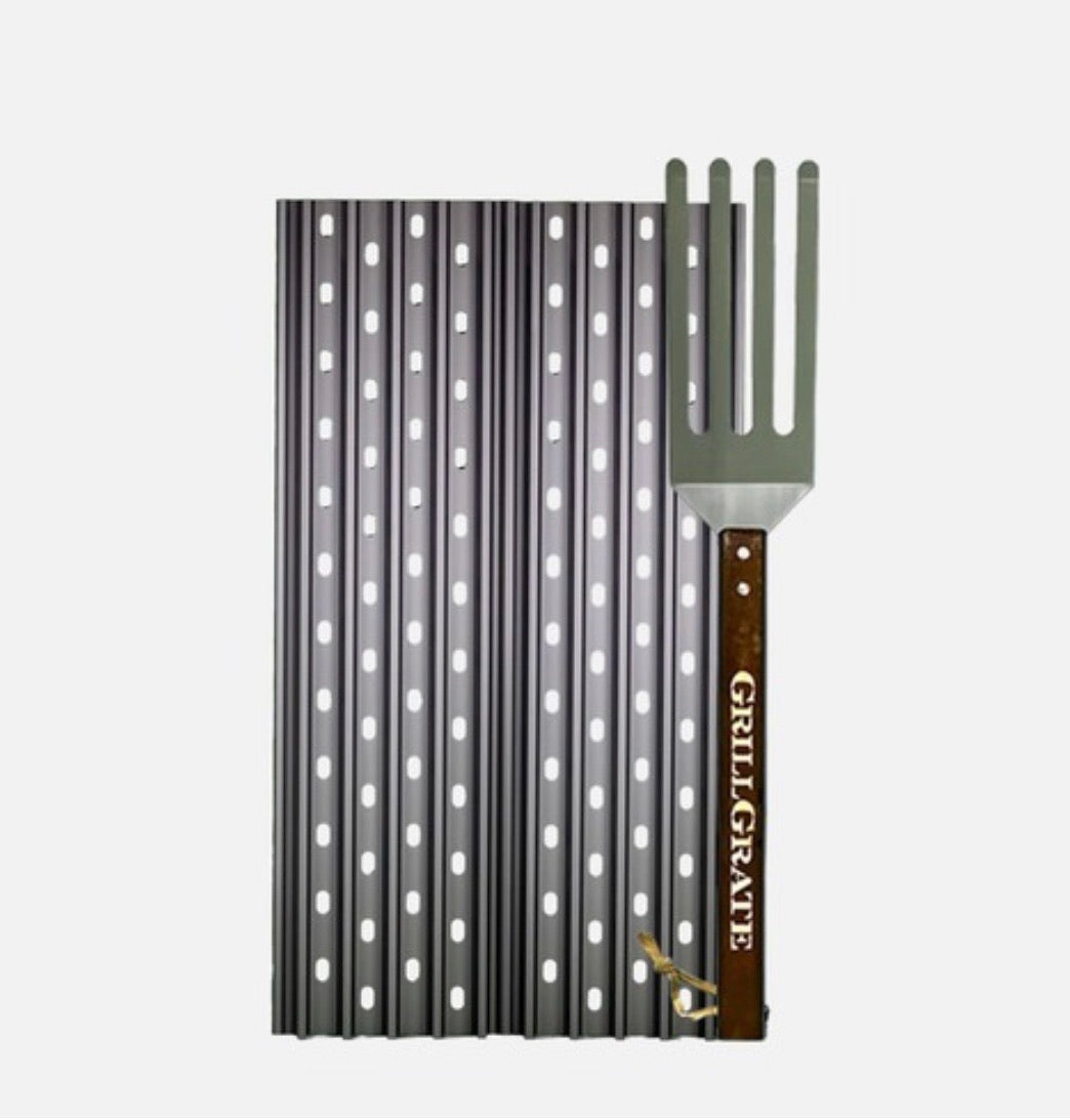 GrillGrate 18.5” Length Gift Set with interlocking panels and GrateTool for grilling perfection.