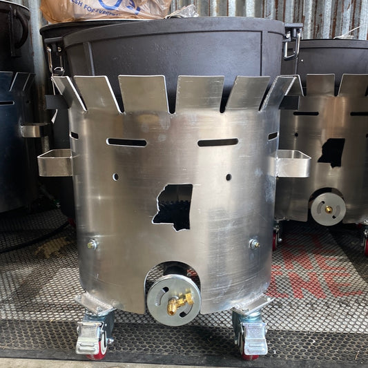 5 Gallon Aluminum Pot With Windproof Aluminum Roll Around Combo featuring sturdy wheels and gas regulator for perfect outdoor cooking.