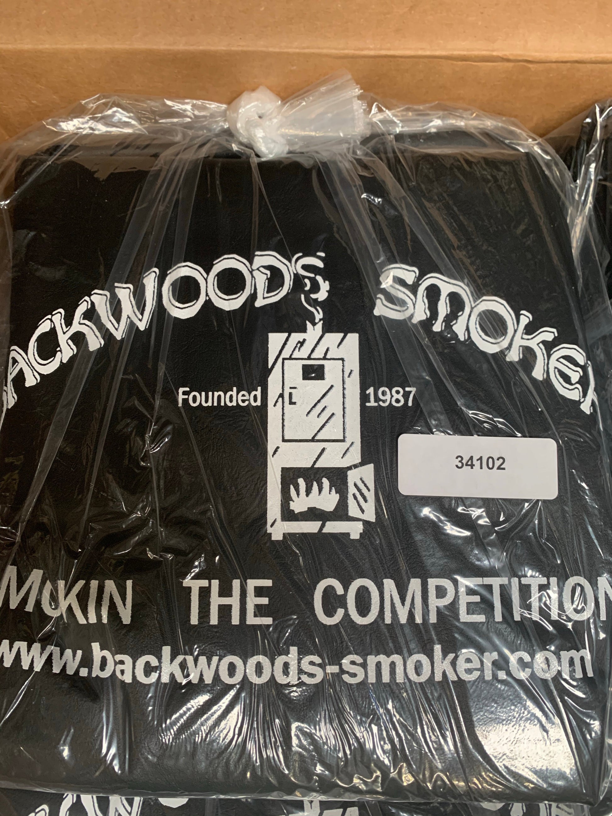 Backwoods Smoker Chubby 3400 Cover for outdoor grills, perfect accessory for BBQ enthusiasts.